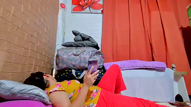 Snapshot of M_e_c_e_l chatting on November 2025 01:27:02 AM M e c e l online show from November 2025 01:27:02 AM