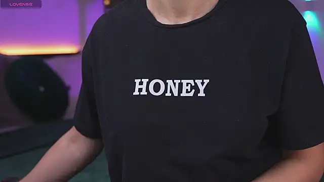 Lorettelorena online show from November 2025 08:03:01 PM