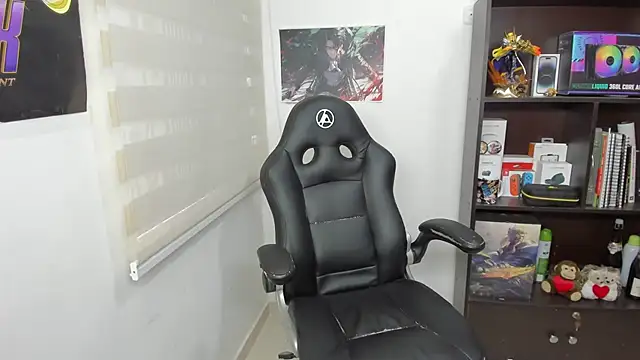 SIXXTOLOVE18 online show from March 2025 08:31:01 PM