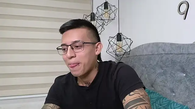 SIXXTOLOVE18 online show from March 2026 06:17:01 AM