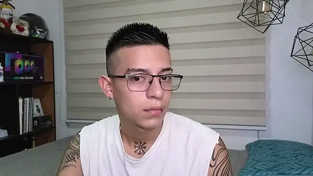 SIXXTOLOVE18 online show from October 2025 10:54:01 PM