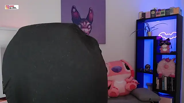 S Lilith  online show from April 2026 11:39:01 PM