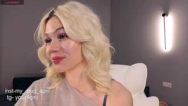 Snapshot of MyApril chatting on December 2025 08:54:01 PM MyApril online show from December 2025 08:54:01 PM