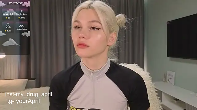 Snapshot of MyApril chatting on November 2025 07:01:02 AM MyApril online show from November 2025 07:01:02 AM