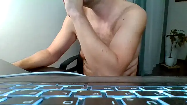Horney boy86 online show from September 2025 10:05:02 PM