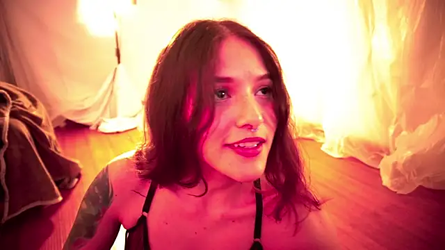 HannaMoom online show from November 2025 10:32:02 PM