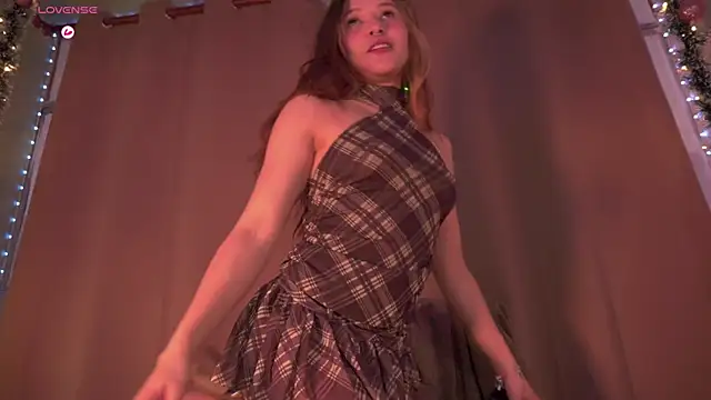 HannaMoom online show from December 2025 10:13:01 PM