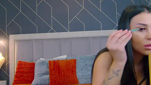 EmyLaveau online show from January 2026 06:17:01 AM