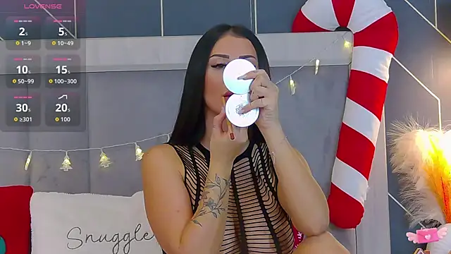 EmyLaveau online show from December 2025 06:50:01 AM