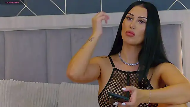 EmyLaveau online show from November 2025 06:29:02 AM