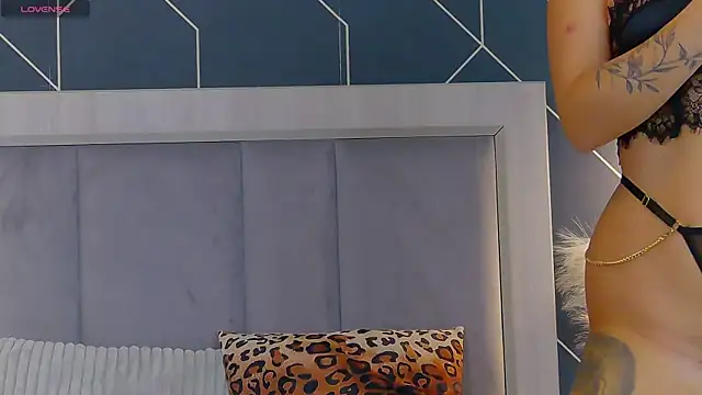 EmyLaveau online show from October 2025 05:41:02 AM