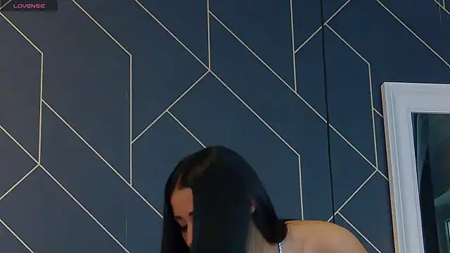 EmyLaveau online show from November 2025 06:17:02 AM