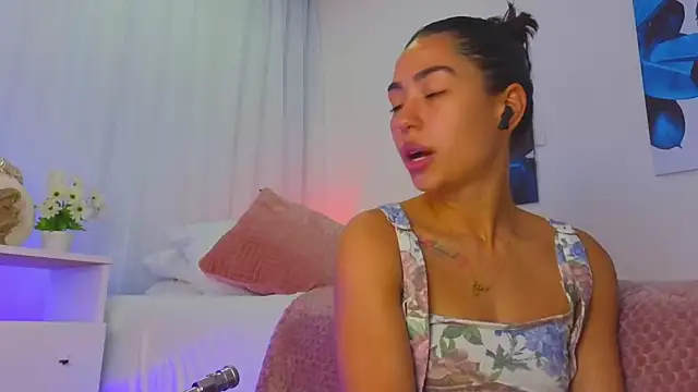 Snapshot of samantha_bss chatting on March 2025 01:54:01 PM samantha bss online show from March 2025 01:54:01 PM