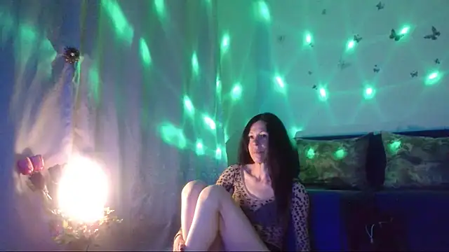 Snapshot of ElysaSun chatting on April 2026 08:31:01 PM ElysaSun online show from April 2026 08:31:01 PM