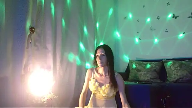 ElysaSun online show from November 2025 06:23:02 PM