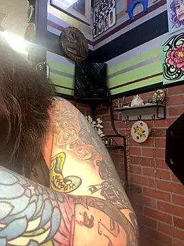 evacheers online show from November 2025 05:02:01 AM