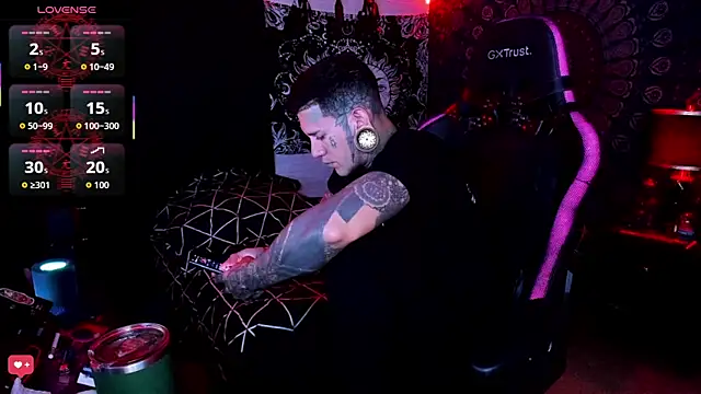 Snapshot of josh__ackerman chatting on September 2025 11:32:02 PM josh ackerman online show from September 2025 11:32:02 PM