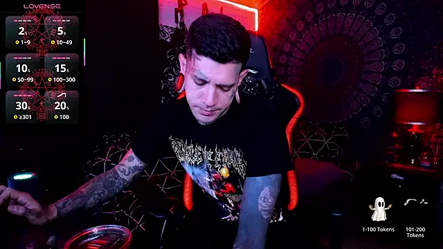 Snapshot of josh__ackerman chatting on October 2025 10:46:02 PM josh ackerman online show from October 2025 10:46:02 PM