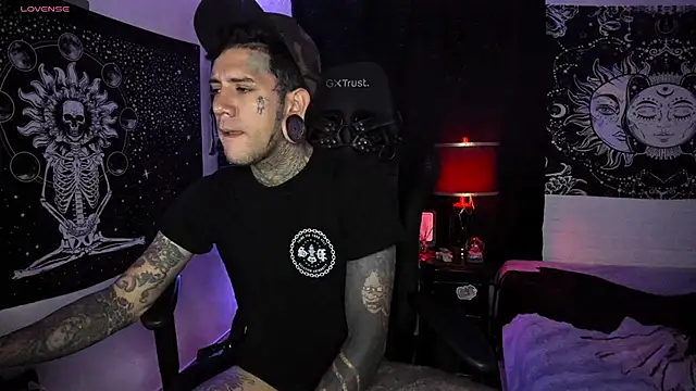 Snapshot of josh__ackerman chatting on March 2025 09:05:02 PM josh ackerman online show from March 2025 09:05:02 PM