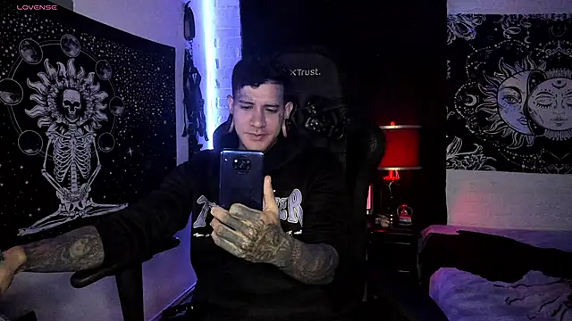 Snapshot of josh__ackerman chatting on March 2025 08:31:02 PM josh ackerman online show from March 2025 08:31:02 PM