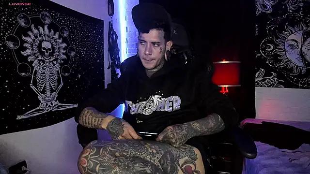 Snapshot of josh__ackerman chatting on March 2025 02:52:01 AM josh ackerman online show from March 2025 02:52:01 AM