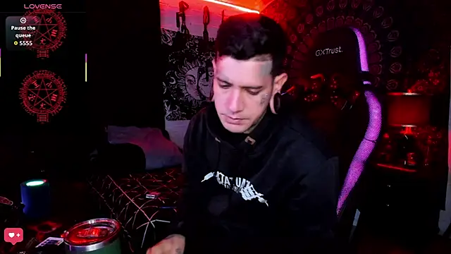 Snapshot of josh__ackerman chatting on September 2025 01:39:02 PM josh ackerman online show from September 2025 01:39:02 PM