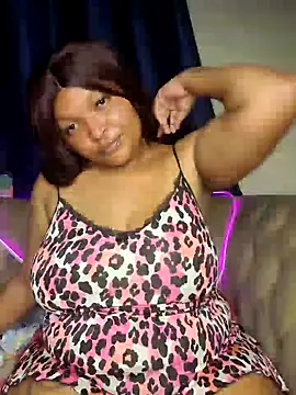 Snapshot of Bigass-ebony22 chatting on January 2025 05:02:02 AM Bigass-ebony22 online show from January 2025 05:02:02 AM