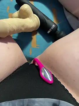 katcclovea online show from December 2025 04:55:02 PM