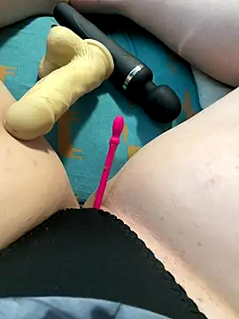 katcclovea online show from December 2025 04:40:02 AM