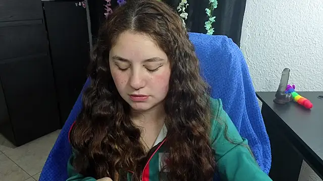 Snapshot of ann_bronw chatting on September 2025 12:35:02 AM ann bronw online show from September 2025 12:35:02 AM