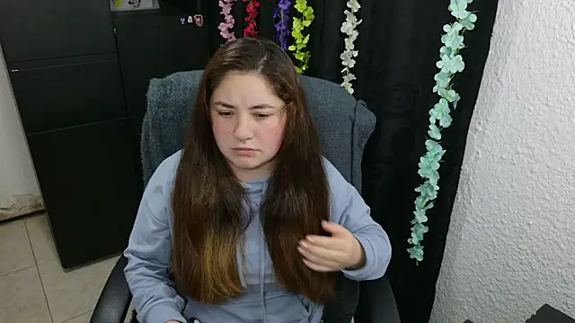 Snapshot of ann_bronw chatting on November 2025 02:04:01 AM ann bronw online show from November 2025 02:04:01 AM