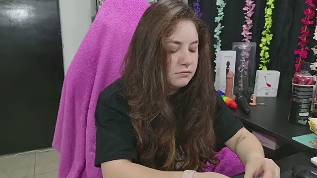 ann bronw online show from December 2025 11:59:02 AM