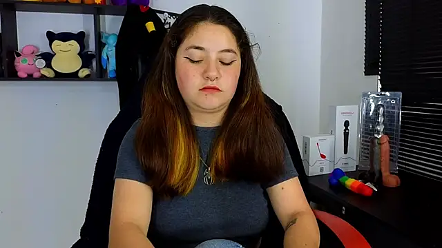 Snapshot of ann_bronw chatting on March 2025 04:02:01 PM ann bronw online show from March 2025 04:02:01 PM