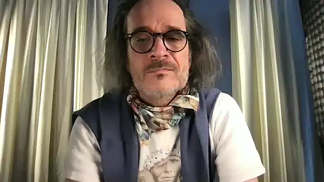 Snapshot of GioApri chatting on February 2026 01:35:02 PM GioApri online show from February 2026 01:35:02 PM