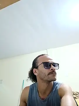 Snapshot of JamesQuaresma chatting on January 2025 10:44:01 PM JamesQuaresma online show from January 2025 10:44:01 PM