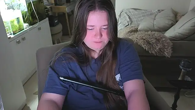 remirann  online show from April 2026 09:04:02 PM