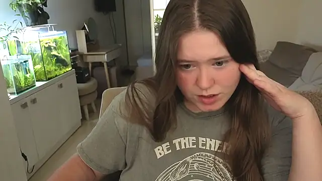 remirann  online show from November 2025 12:42:02 PM