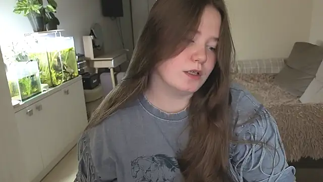 remirann  online show from December 2025 12:42:02 PM