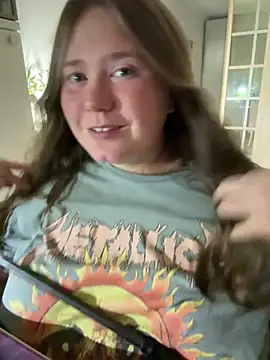 remirann  online show from September 2025 06:18:02 PM