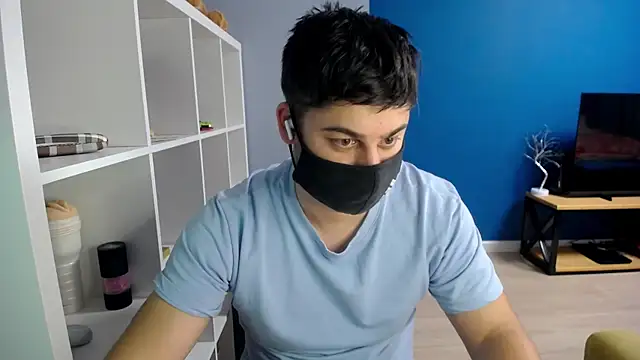Tomguys online show from March 2025 07:33:01 PM