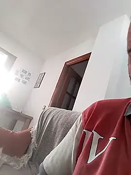 Snapshot of juandi21cm chatting on November 2025 03:26:01 PM juandi21cm online show from November 2025 03:26:01 PM