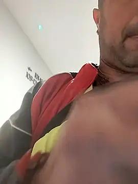 Snapshot of juandi21cm chatting on December 2025 10:32:02 AM juandi21cm online show from December 2025 10:32:02 AM