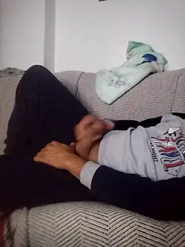 Snapshot of juandi21cm chatting on November 2025 10:32:01 PM juandi21cm online show from November 2025 10:32:01 PM