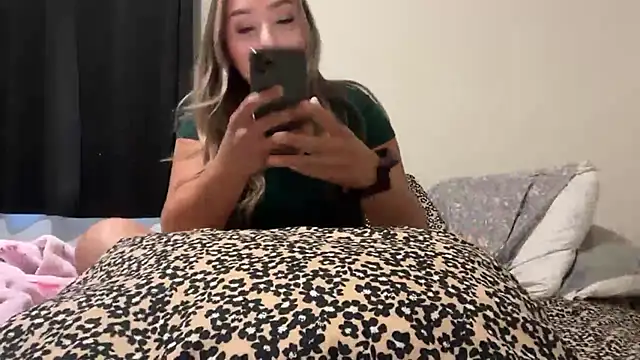 lustfulsmiles online show from May 2026 04:04:02 PM