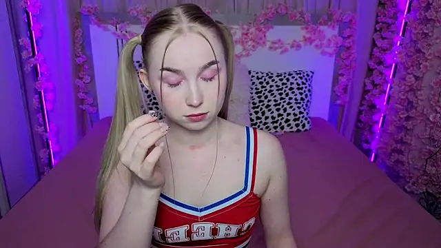 LilyStarlight online show from May 2026 03:25:02 AM