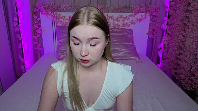 LilyStarlight online show from June 2026 03:15:01 AM