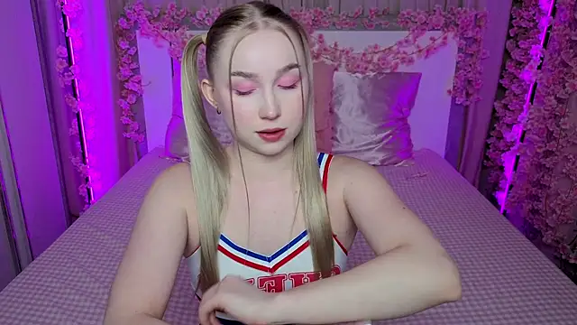 LilyStarlight online show from June 2026 03:55:01 AM