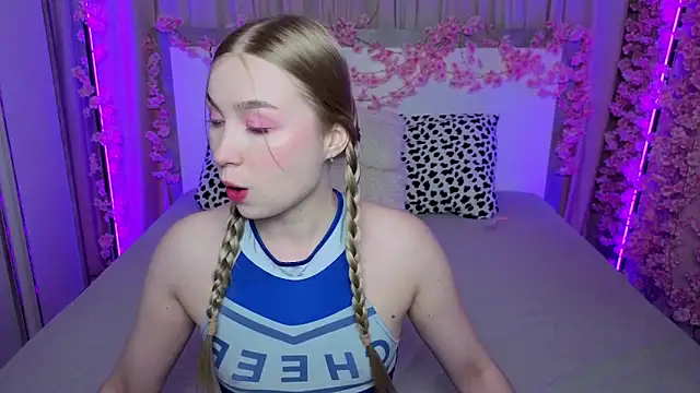 LilyStarlight online show from May 2026 03:17:01 AM