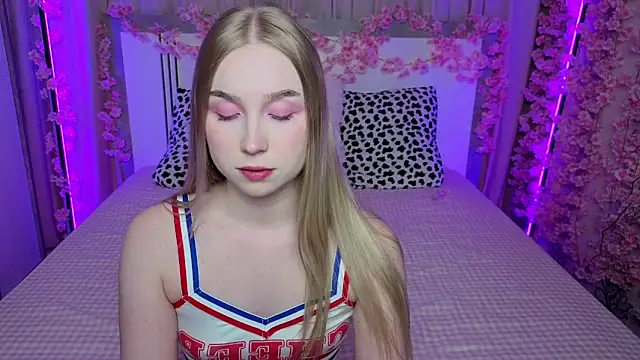 LilyStarlight online show from May 2026 03:28:02 AM
