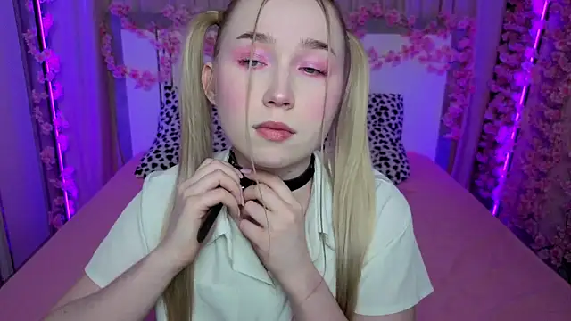 LilyStarlight online show from April 2026 03:44:02 AM